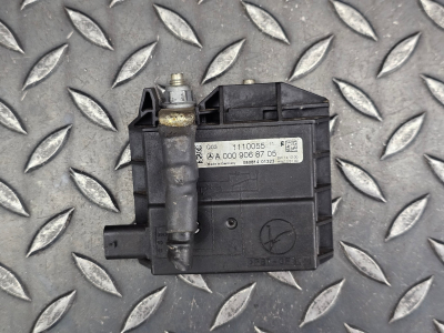 Mercedes-Benz C-Class Negative Battery Tray Clamp