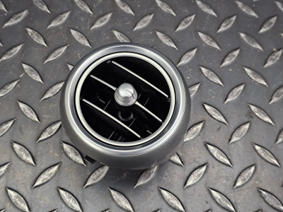 Mercedes-Benz C-Class Dashboard Air Vent