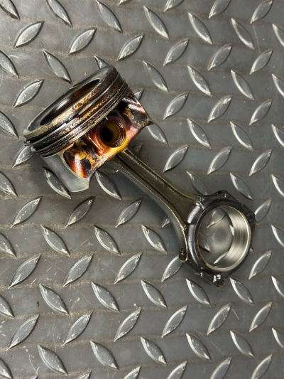 Mercedes-Benz C-Class Piston Con Rod